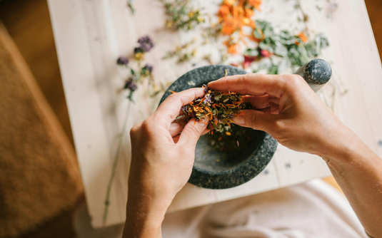 ¿Qué es medicina alternativa? Diferencias con la medicina tradicional